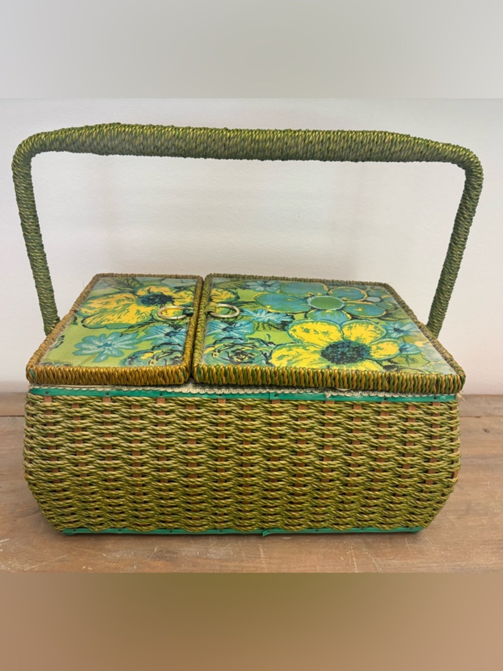Vintage Singer Sewing Basket Wicker Floral Green Lined Made in Japan & contents